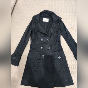 Women's trench coat, Max Mara brand, size 10, black color.
